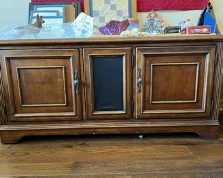 Entertainment center