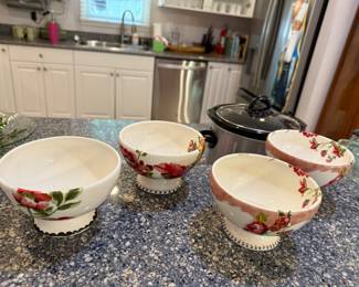 Pretty ceramic soup, cereal bowls