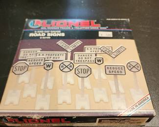 Lionel 6-62180 Road Signs (in Box) - $10.00