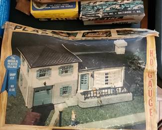 Plasticville 2901-198 Split Level House (in Box) - $12.00