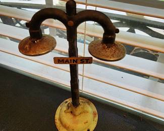 Marx 429 Double Street Light - $5.00