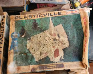 Plasticville 2800-150 Cathedral (in Box) - $12.00