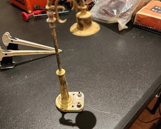 Lamp Post (yellow) - $5.00