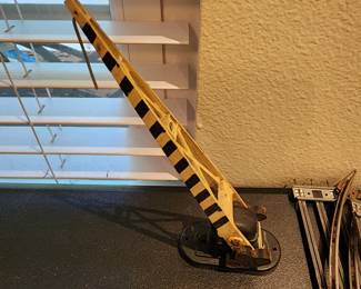Lionel 252 Automatic Crossing Gate (yellow with black stripes) - $10.00