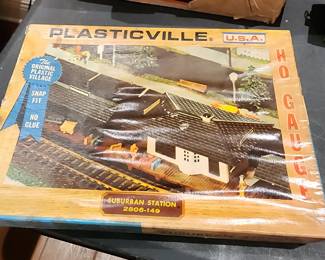 Plasticville 2806-149 Suburban Station (in Box) - $12.00