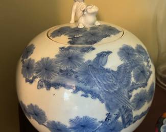 19th C blue and white Japanese Hirado porcelain ginger jar