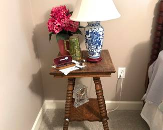 vintage table, blue and white lamp