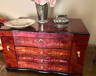 jewelry box