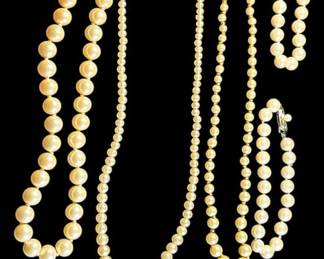 Assorted Pearl Jewelry
