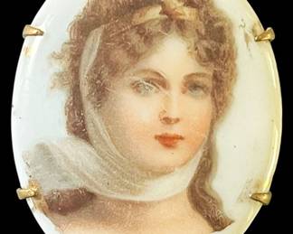 1900 Portrait Brooch of Queen Louise of
