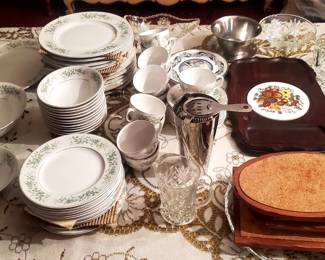 Formal dinnerware