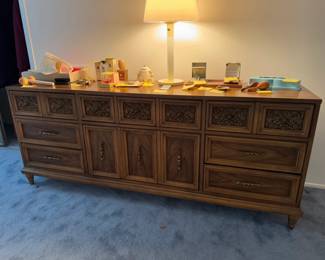 Bedroom Set - Dresser (Rest of set shown in separate picture)