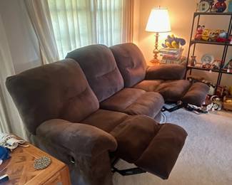 Dual reclining couch. In great shape. Heavy.