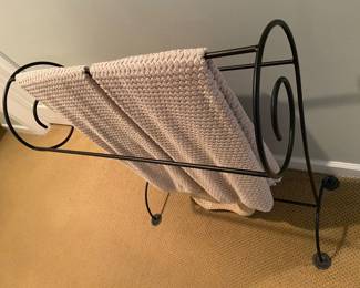 Metal painted quilt/towel rack
