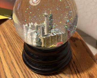 Saks 5th Avenue London Snowglobe - Rare