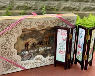 (2) Souvenirs From China