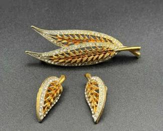 Vintage Leaf Brooch & Matching Clip On Earrings