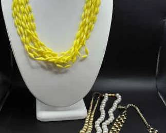 (4) Vintage Necklaces