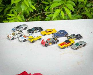 (12) Vintage Toy Cars (Hotwheels & Matchbox)