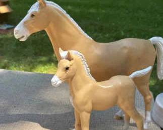 (2) Vintage Plastic Horses