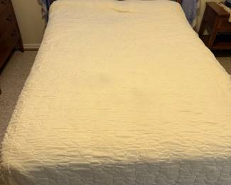 Full/Queen Size bed