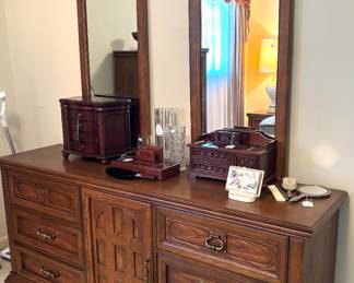 Basset Triple Dresser