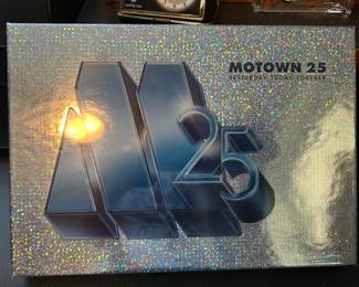 yes, this is Motown’s 25th anniversary box collection don’t ask to open it