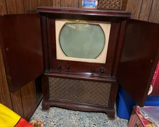 yes, old time TV original not working but UT folks know what to do. Just don’t plug it in until you fix it.😎