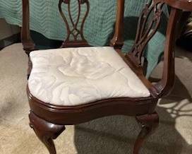 Corner Claw Chair
