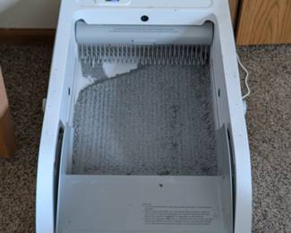 Self Cleaning Litter Box