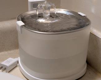 Motion Sensor Rechargeable Pet Water Fountain