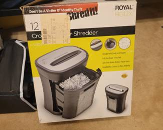 Royal HG12X Crosscut Paper Shredder