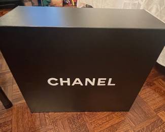 PRETTY MUCH NEW IN BOX W/ DUST BAG AND AUTHENTICITY CERT. RARE AND AMAZING FIND FOR AN ESTATE SALE -