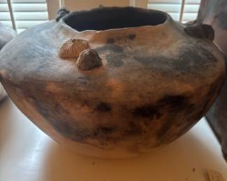 Earthenware jar or vessel 