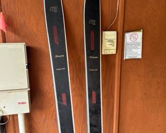 vintage Rennsteig cross-country skis 