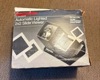Pana-Vue by View Master Automatic Lighted 2x2 Slide Viewer