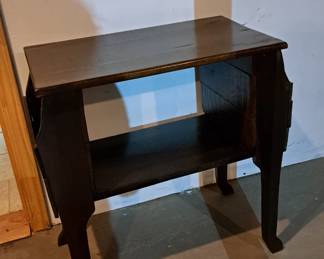 Magazine table