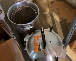 Pressure cooker