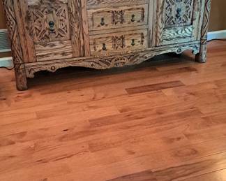 Another viee of detail on front of buffet