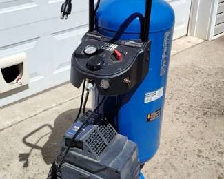 Campbell Hausfeld 200 PSI Air Compressor