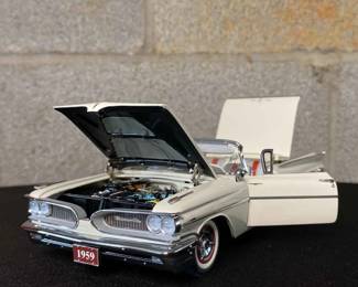 1959 Pontiac Bonneville Convertible Model Car