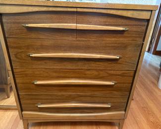 Kroehler chest of drawers