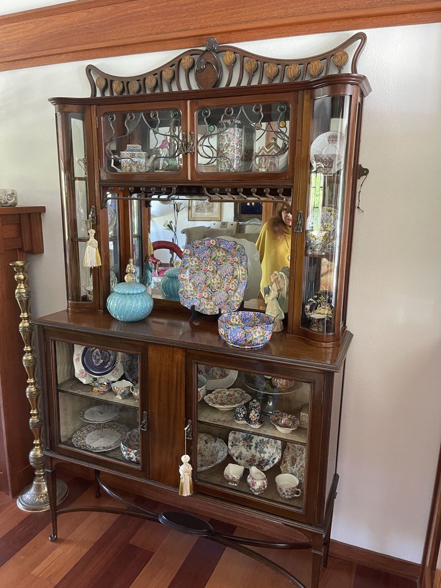 Art Nouveau Cabinet and a great collection of Chintz porcelains 