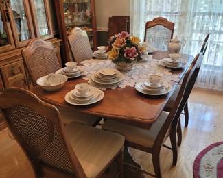Dining Table w/ 6 Cane-Backed Chairs & 2 Leafs