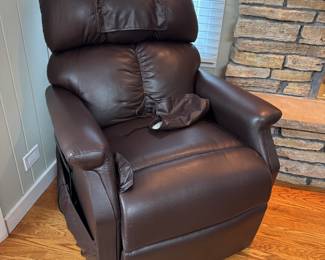 Electric Recliner - like new