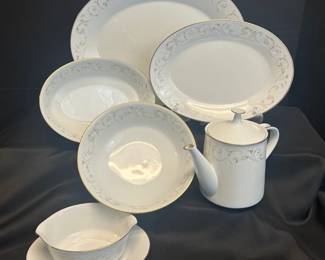 Noritake China Duetto Teapot Gravy Boat Two Serving Platters And Two Serving Bowls