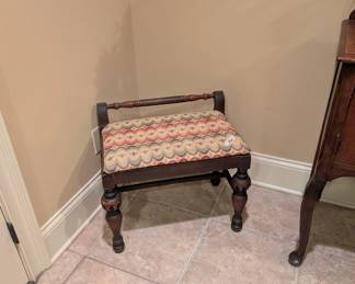 Vanity seat