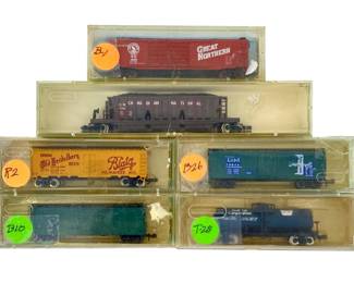 6pc Minitrix N-Scale Train Cars

