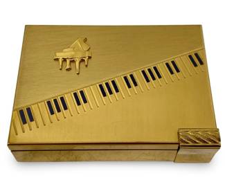 MCM Volupte Musical Compact/Lipstick
