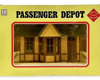 Aristo-Craft Model Passenger Depot
